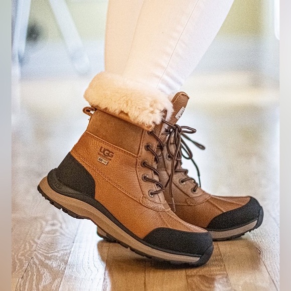 NWT UGG Adirondack iii tan mid boots  size 7 US - celeb favorite - Picture 8 of 16